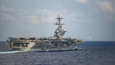 米空母艦長「兵士が死ぬ必要ない」　新型コロナ感染で緊急支援要請