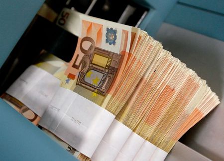 ユーロ高長期化で景気回復阻害、インフレも下押し＝欧州委報告書