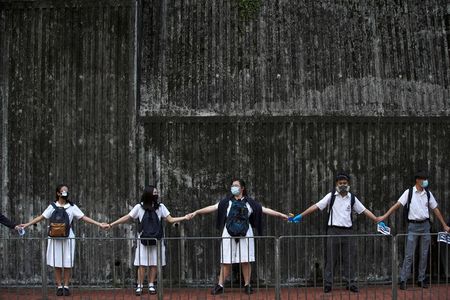 焦点：香港で進む若者の「愛国心」教育、抵抗する教師も標的に