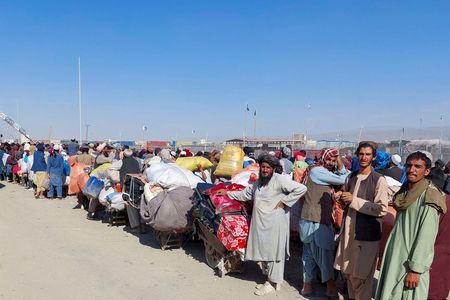 パキスタンからアフガン不法移民ら14万人超出国、強制送還控え