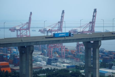 韓国4月輸出は13.8％増、7カ月連続プラス　半導体需要が依然旺盛