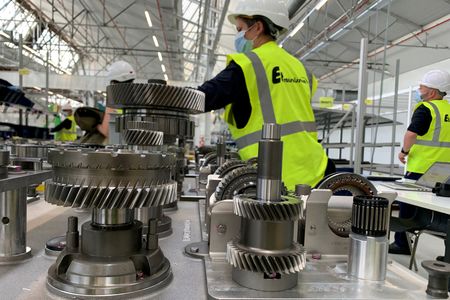 仏製造業ＰＭＩ、9月改定44.6　6月以来の高水準