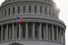 米下院、民主党のコロナ経済対策法案を可決　上院通過は見通せず