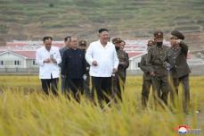 北朝鮮の金委員長、水害復旧現場を視察　与正氏も2カ月ぶり公の場