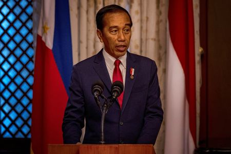 インドネシア大統領、閣内の不満否定　選挙干渉巡り
