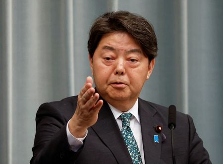 緊張感持って市場の動向注視＝日経平均急落で林官房長官