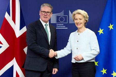 英ＥＵ、協力強化で一致　首脳会談定期開催へ