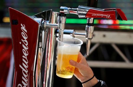 ワクチン接種でビールや無料保育、バイデン氏が7月目標達成へ新特典