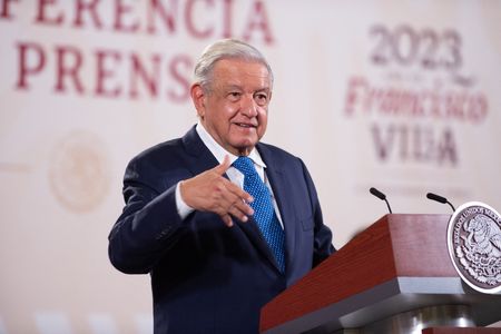 メキシコ大統領、米のウクライナ軍事支援を批判　中南米援助を要求