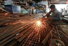 インド製造業ＰＭＩ、11月は56.5に低下　物価圧力強まる