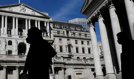 英中銀、7日の金融政策発表時間を前倒し