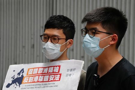 民主派の羅冠聡氏、香港離れる　「雨傘運動」主導