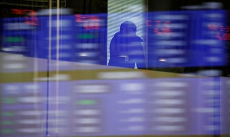 日経平均は続伸、米国株高を好感　海外投資家不在で薄商い