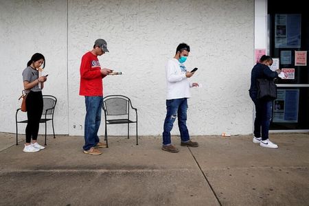 米失業保険申請88.1万件、前週比13万件減　基調方法変更の影響も