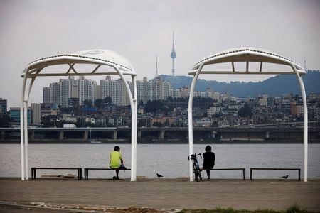 韓国、社会的距離規制を延長　秋夕の連休控え