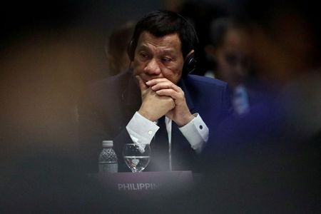 フィリピンのドゥテルテ大統領、引退表明