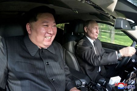 プーチン氏が金総書記に贈った高級車、韓国製部品使用