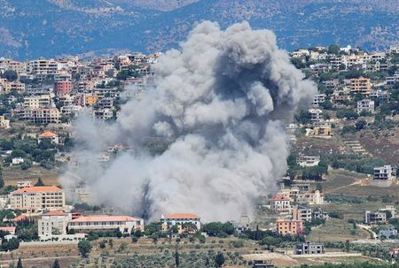イスラエル軍、ヒズボラ上級司令官殺害　レバノン南部攻撃で