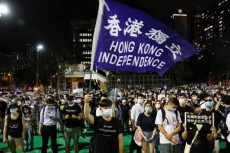 天安門事件から31年、大規模集会禁止の香港で追悼行事
