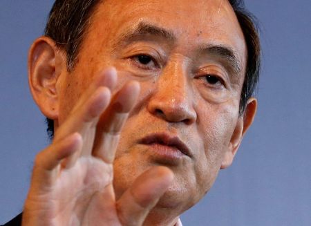 菅官房長官、消費減税を否定　「考えるべきではない」