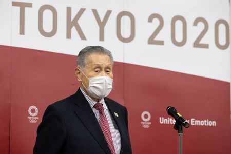 五輪組織委の森会長、前日の「女性が」発言撤回　辞任は否定