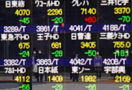 前場の日経平均は続落、海外リスクを警戒　内需の一角はしっかり