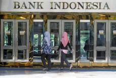 インドネシア中銀、今月の金利据え置き示唆　市場安定化へ介入