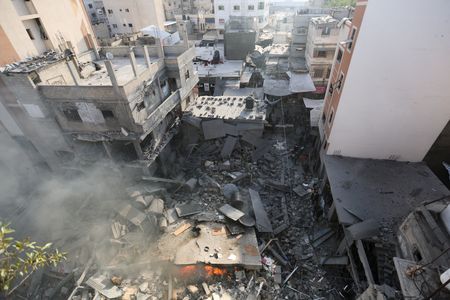 イスラエル軍、ガザ市民に再び避難指示　地上作戦で兵士76人死亡