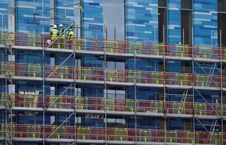 英建設業ＰＭＩ、6月は伸び鈍化　選挙を巡る不確実性が重し