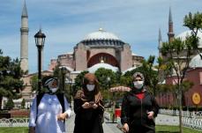 トルコのコロナ新規感染者、3週ぶりに1000人上回る