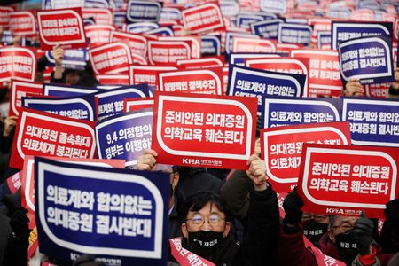 韓国、職場離脱の医師らに法的措置　医療機関に立ち入り検査開始