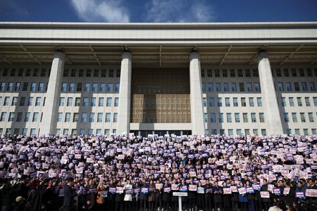 韓国国会、大統領弾劾訴追案を正式提示　与党は弾劾反対との報道