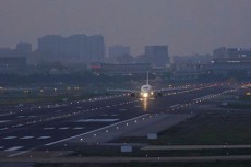 米、中国旅客機の週2便運航を認可　対応次第で「見直しの用意」