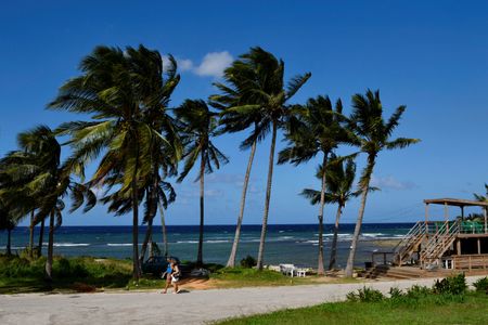 米メキシコ湾の石油・ガス生産停止、熱帯暴風雨接近で