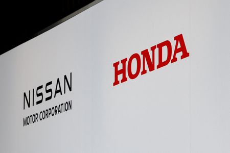 ホンダ株と日産自株が急伸、子会社化案や協議打ち切りの観測報道で思惑交錯