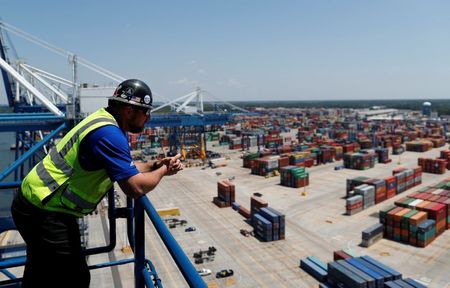 中国、米国からの一部輸入品の関税を半分に引き下げ