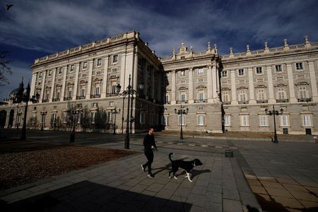 スペイン、新型コロナ死者674人増え1.2万人超　増加ペースは鈍化