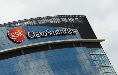 英ＧＳＫ、コロナ抗体医薬の初期治験拡大　安全性確認