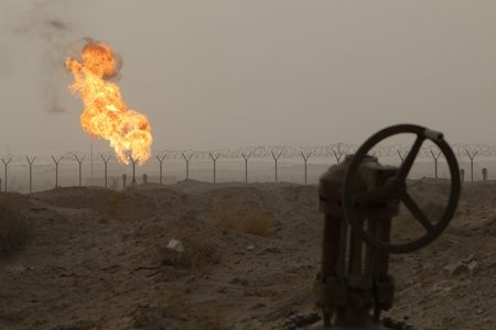 米原油先物1ドル超上昇、中東情勢巡り供給懸念高まる