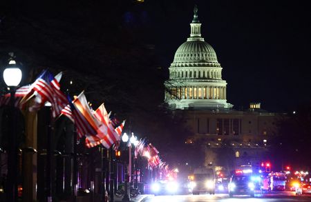 米大統領選の議会認証、吹雪でも予定通り6日に実施＝下院議長