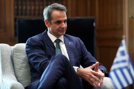 ギリシャ首相、新型コロナ感染拡大に懸念、新たな規制実施を警告