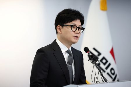 韓国与党代表「大統領の職務停止必要」、党は弾劾反対姿勢を再確認