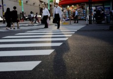 景気動向一致指数5月は5.5ポイント低下、10カ月連続で判断「悪化」