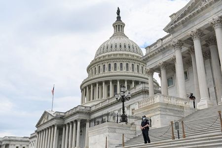 米議会、つなぎ予算の1週間延長検討へ　政府閉鎖回避で＝民主幹部