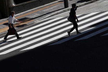 景気一致指数8月は2.9ポイント低下、自動車減産・小売り不振響く＝内閣府