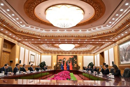 中豪首相が会談、首脳対話を毎年実施へ　関係改善受け再開