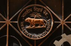 インド中銀、予想通り8会合連続で金利据え置き　2委員は利下げ主張