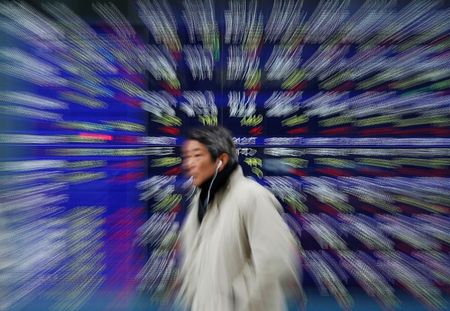 日経平均は続伸歩調、方向感が定まらない動き