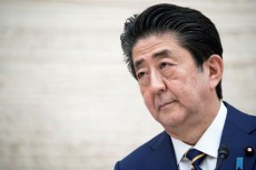 安倍首相、金融機関に融資の柔軟対応など要請、営業の継続も