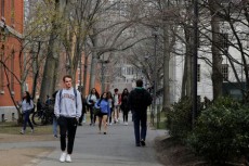 米大学、対応急ぐ　オンライン履修のみの留学生は「滞在不許可」